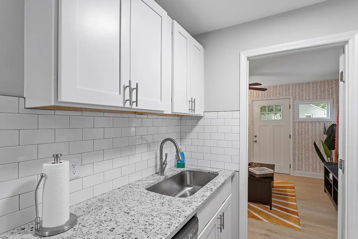 冰箱、微波炉、烤箱、炉灶