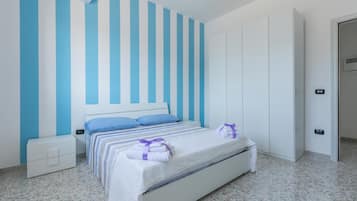 2 Schlafzimmer, Bügeleisen/Bügelbrett