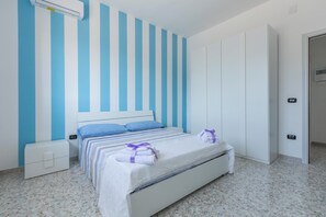 2 Schlafzimmer, Bügeleisen/Bügelbrett