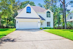 Exterior - Discover Daphne's mystery cottage: Golf Course, Yacht Club, pool retreat! (Daphne)