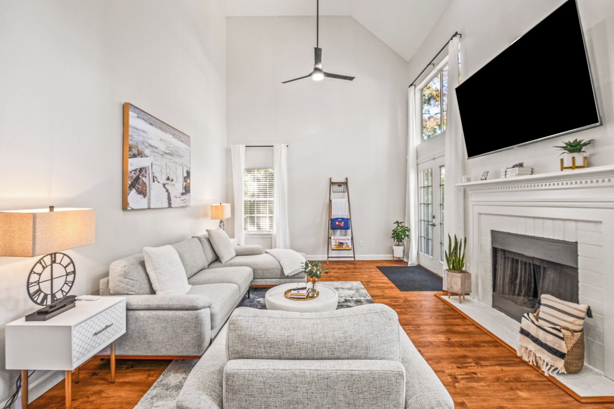 Smart TV, fireplace, books