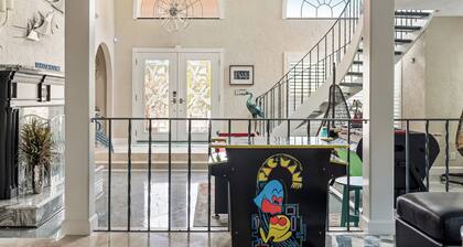 5BR Luxury Bay View! Pool! Spa! Game Room! Playset