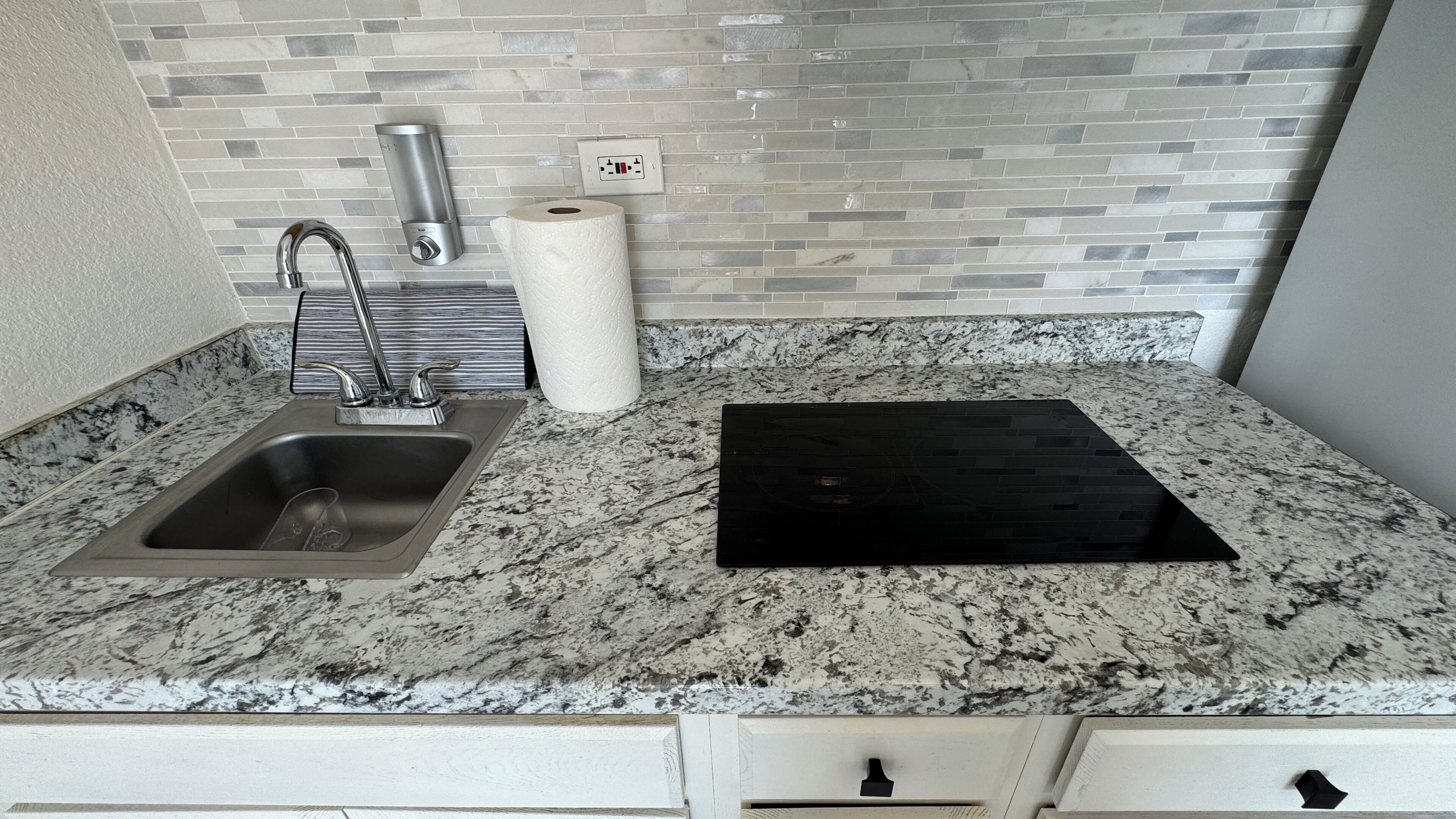 Microwave, oven, stovetop, cookware/dishes/utensils