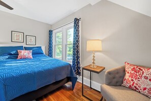 4 slaapkamers, een strijkplank/strijkijzer, gratis wifi, beddengoed