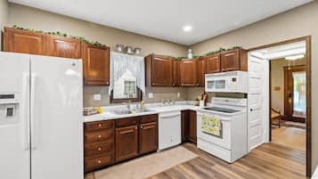 Microwave, oven, stovetop, dishwasher