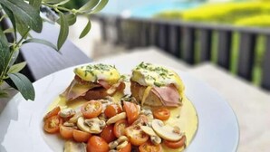 Bao gồm bữa sáng kiểu Âu hàng ngày 