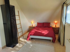 1 habitación, tabla de planchar con plancha, wifi gratis y ropa de cama 