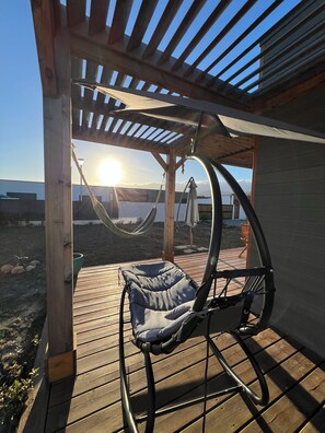 Terrace/patio - Modern wooden villa between sea and mountains - garden and covered terrace (Ghisonaccia)