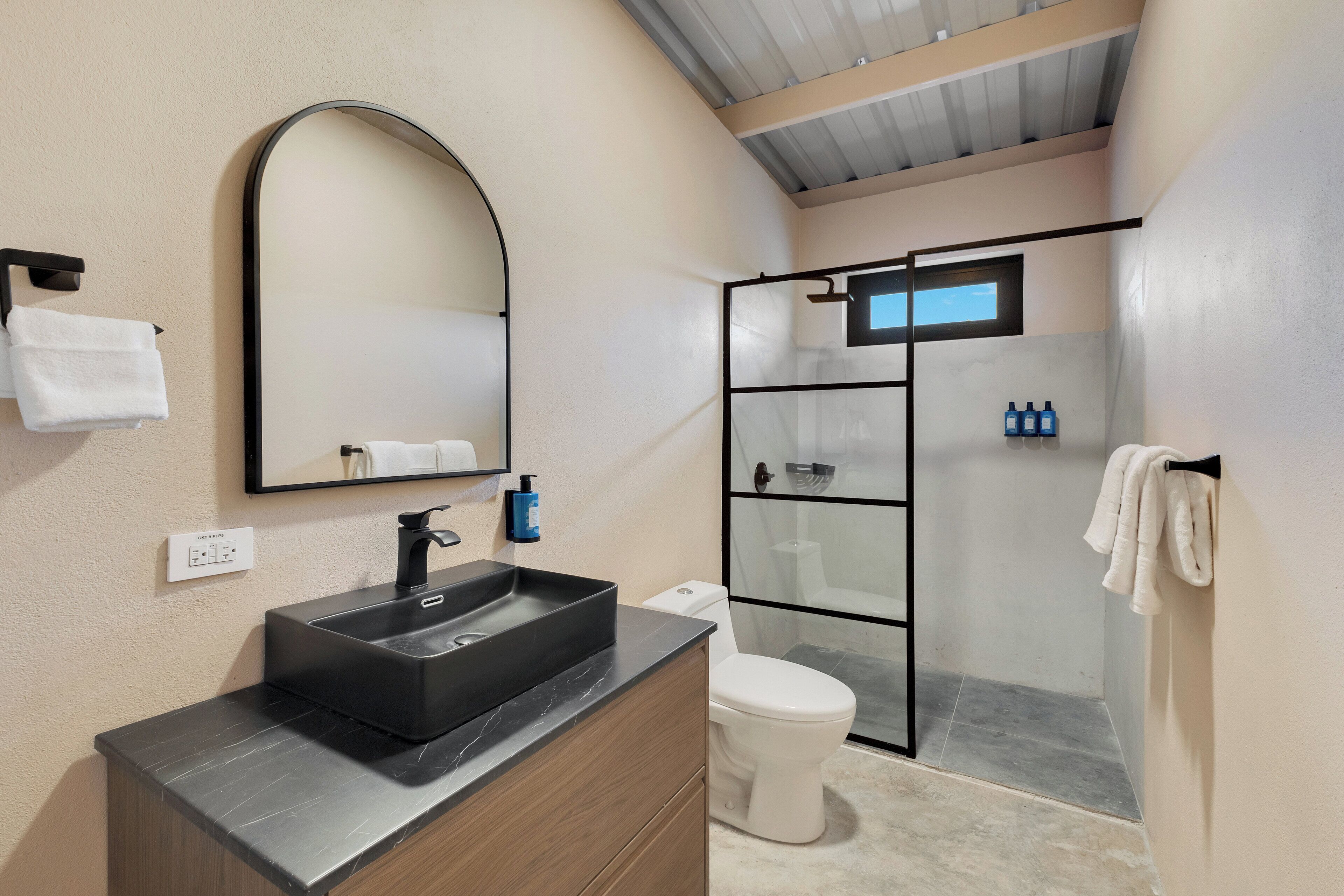 Estudio Confort, no fumadores, cocina | Baño | Ducha, artículos de higiene personal gratuitos, toallas y jabón