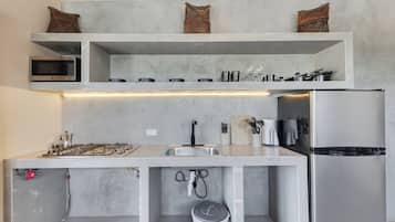 Classic Studio | Private kitchen | Fridge, microwave, stovetop, coffee/tea maker