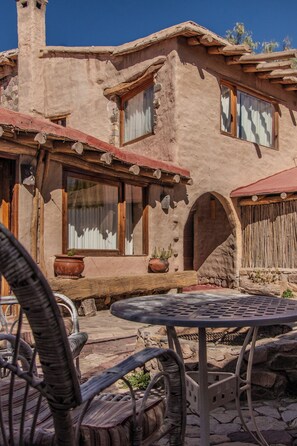 Terrace/patio - HOSTERIA REFUGIO DEL PINTOR (Tilcara)