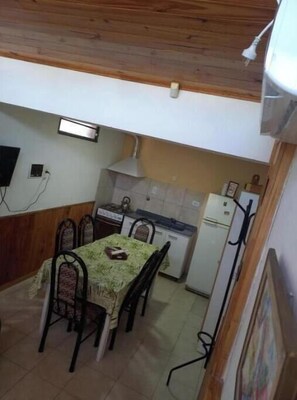 Dining - Cozy apartment in beautiful San Rafael with WiFi, AC (San Rafael)