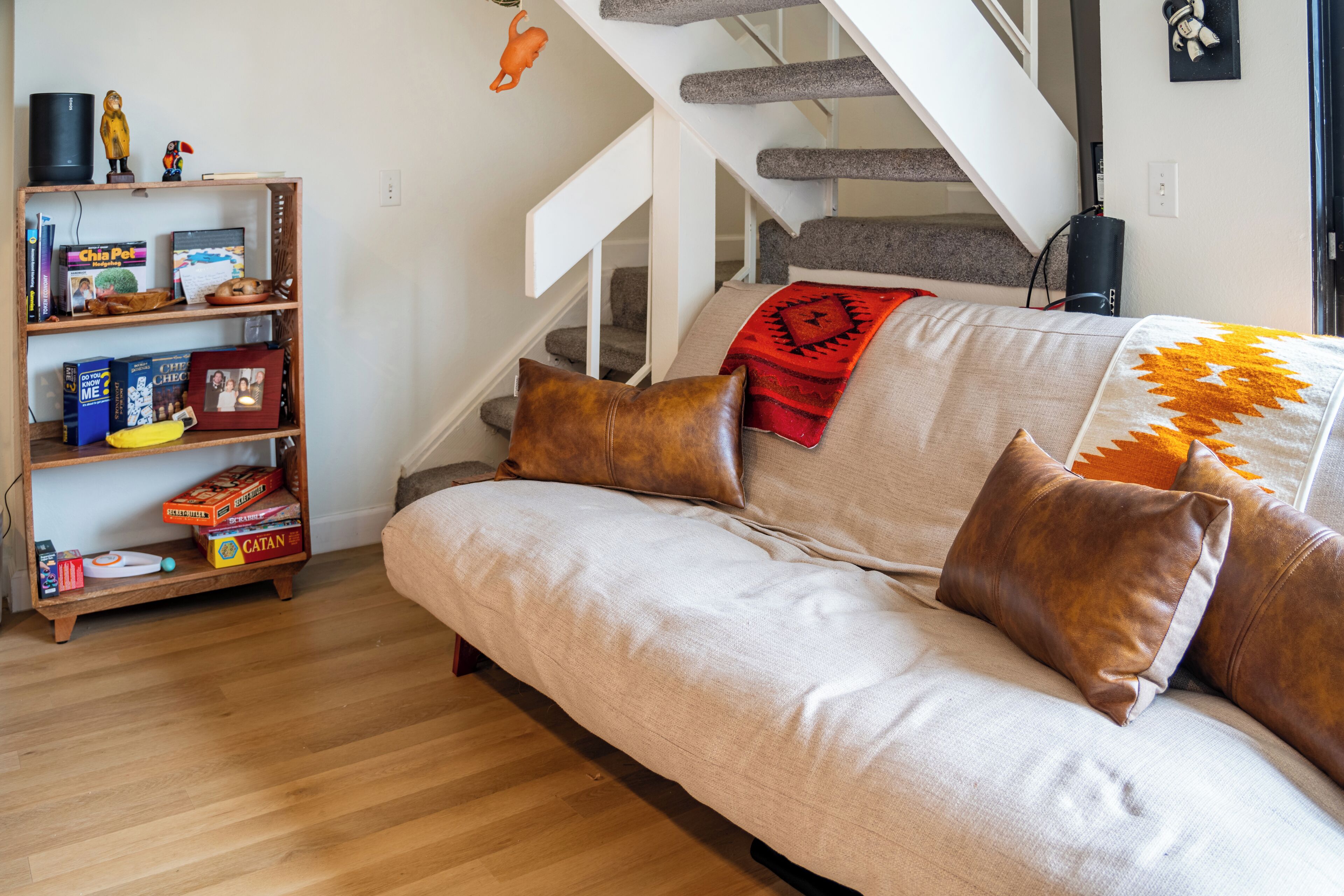 2 bedrooms, desk, iron/ironing board, travel crib