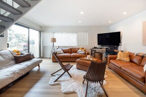 Smart TV, video games, DVD player, books
