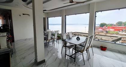 Hotel Royal Shantii Inn