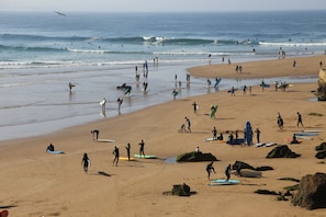 Surfing/bodyboarding