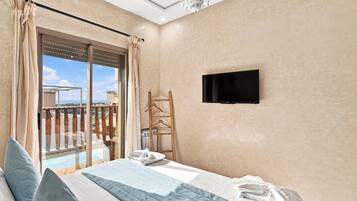 Deluxe Twin Room, Multiple Beds, Balcony, Sea View | Premium bedding, in-room safe, soundproofing, WiFi (free)