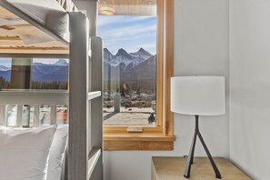 4 Schlafzimmer, Bügeleisen/Bügelbrett, Reisekinderbett, kostenloses WLAN