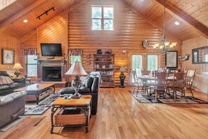 TV, fireplace, books - Cozy Mountain Retreat w/ Scenic Views by RedAwning (Butler)