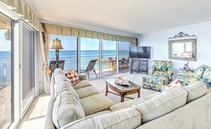 TV - Wraparound Ocean Views 2bedroom Deluxe Condo (Key Colony Beach)