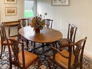 Living room/dining room | The Library - Glanusk Estate, Crickhowell - The Library - UK46649 (Crickhowell)