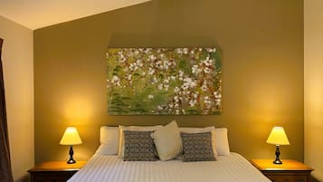 2 slaapkamers, een bureau, een strijkplank/strijkijzer, gratis wifi