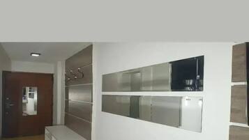 Escrivaninha, espaço de trabalho para notebook, Wi-Fi de cortesia