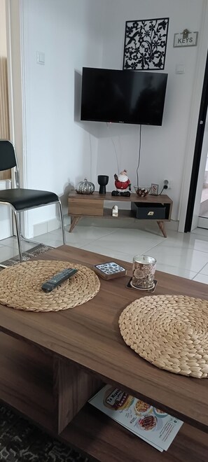 Interior - Dimitri's Cosy Home in Nea Ionia with wifi,a/c, kitchen and sunny yard  (Nea Ionia)