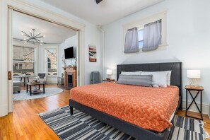 2 habitaciones, escritorio, tabla de planchar con plancha y wifi gratis 