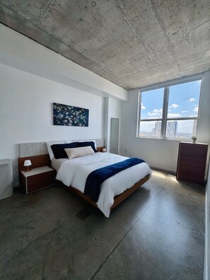 1 室のベッドルーム、セーフティボックス (室内)、デスク、WiFi (無料)