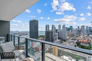 Property grounds - High-Rise Condo w/ City Views • Downtown Miami (Miami)