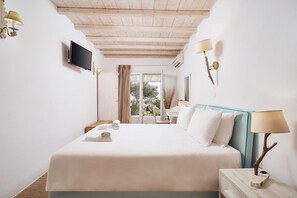 6 soveværelser, pengeskab på værelset, strygejern/strygebræt