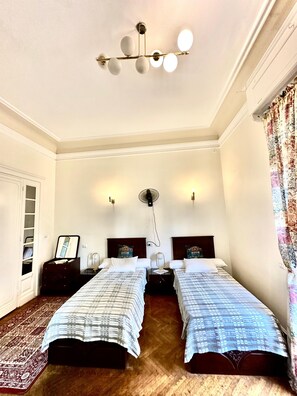 Luxury Triple Room, Balcony, City View
