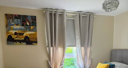 Cosy HLA king court 3