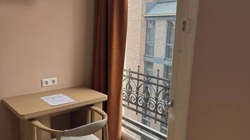 Kahden hengen superior-huone (kaksi sÀnkyÀ) | Silitysrauta/-lauta, ilmainen Wi-Fi, vuodevaatteet