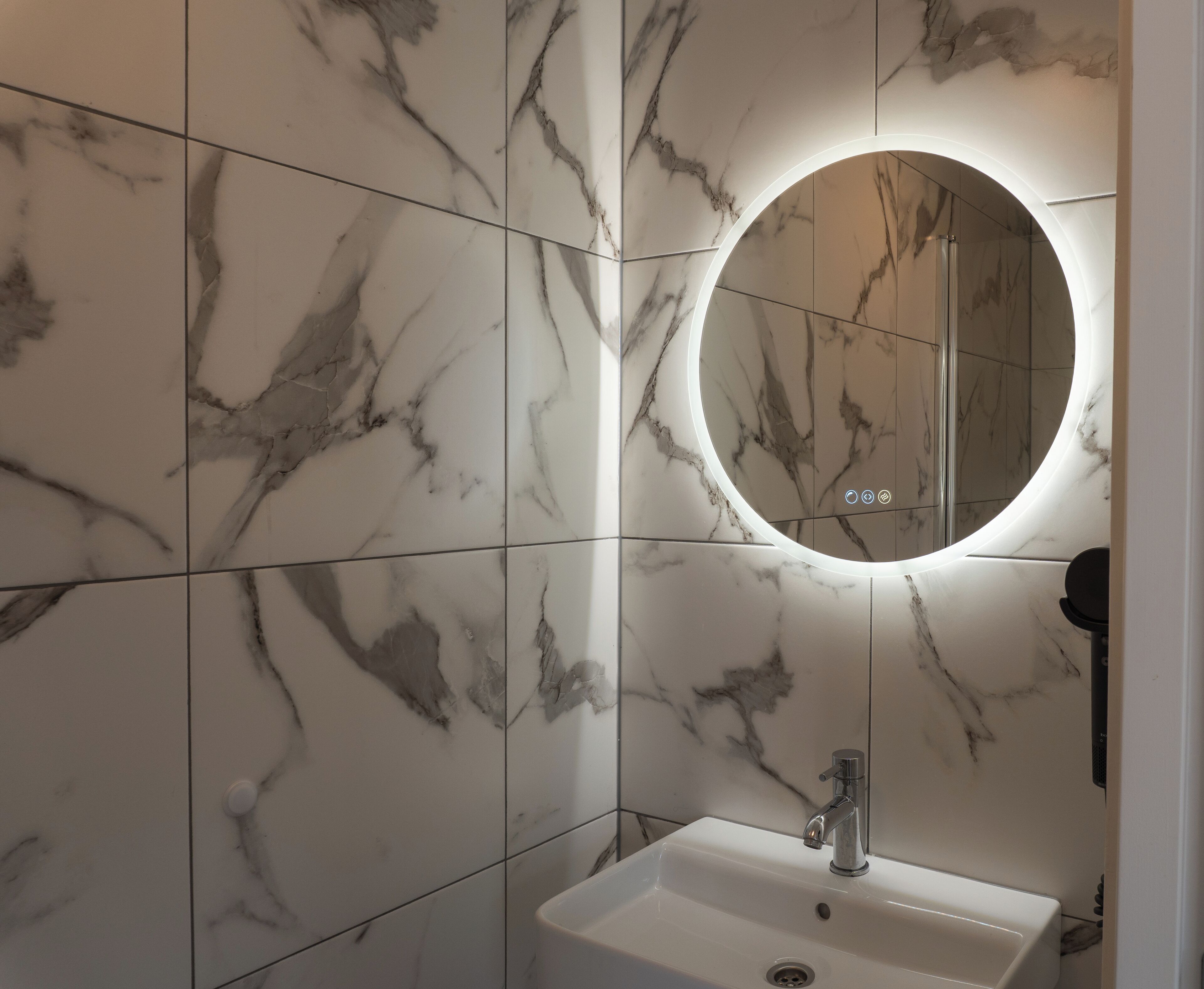 Superior Twin Room | Soundproofing, iron/ironing board, free WiFi, bed sheets