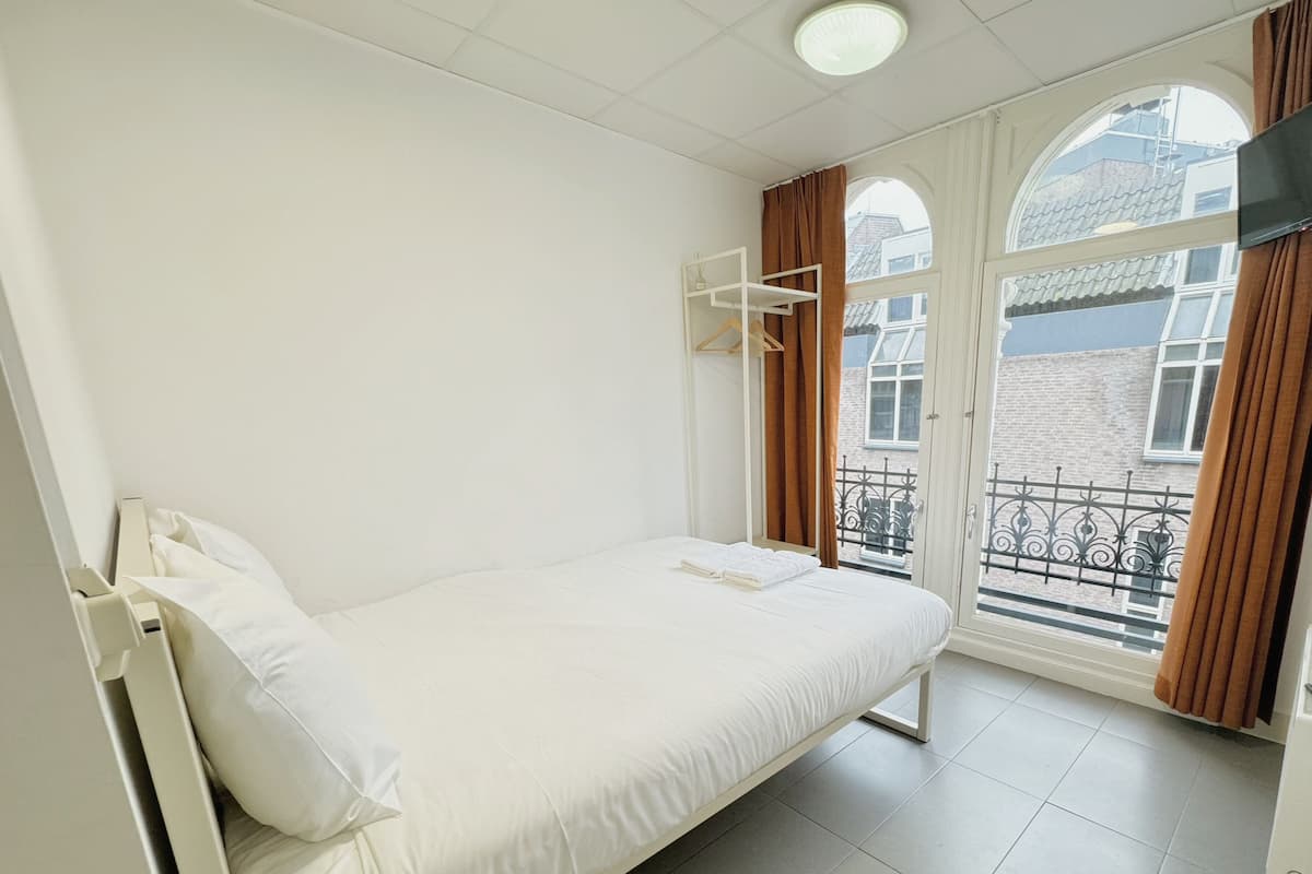 Comfort Double Room, Private Bathroom | Iron/ironing board, free WiFi, bed sheets