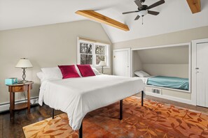 5 Schlafzimmer, Schreibtisch, BĂŒgeleisen/BĂŒgelbrett, WLAN