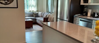Brand-New 3-bedroom apartment with WiFi, AC in downtown Stockbridge