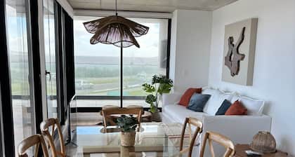 Apartamento con Terraza Frente a la Playa. Parada 27 Mansa