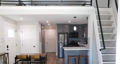 Charming 2-bedroom cottage in lovely San Ramon, CA near highway for easy commute