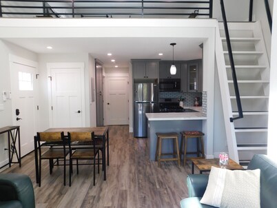 Charming 2-bedroom cottage in lovely San Ramon, CA near highway for easy commute