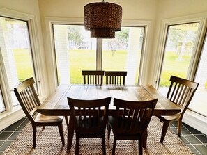 Dining - Toledo Bend Lakefront Home in Pendleton Harbor. Great for a family vacation!   (Hemphill)