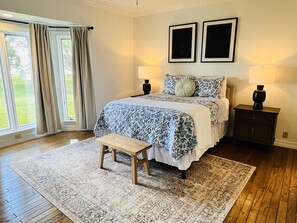 3 bedrooms, in-room safe, iron/ironing board, WiFi