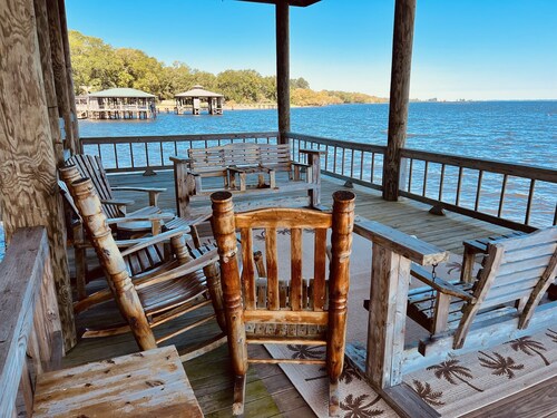 Toledo Bend Lakefront Home in Pendleton Harbor. Great for a family vacation!  