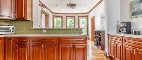 ダイニングテーブル