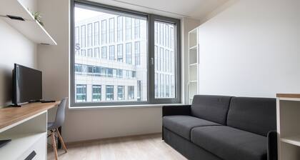 Modern Central Studio • 1Gbps WiFi • SMART TV • 𝗔/𝗖