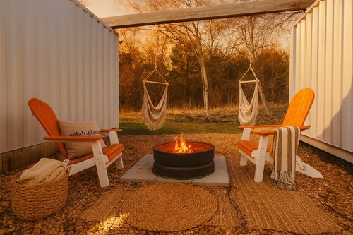 “Into The Wild” Glamp-Container