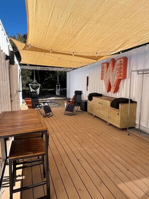 Outdoor dining - “Into The Wild” Glamp-Container (Athens)