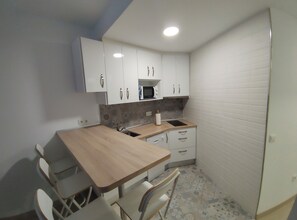 Microwave, stovetop, dishwasher, coffee/tea maker - Apartamento en Costa del sol (Torremolinos)